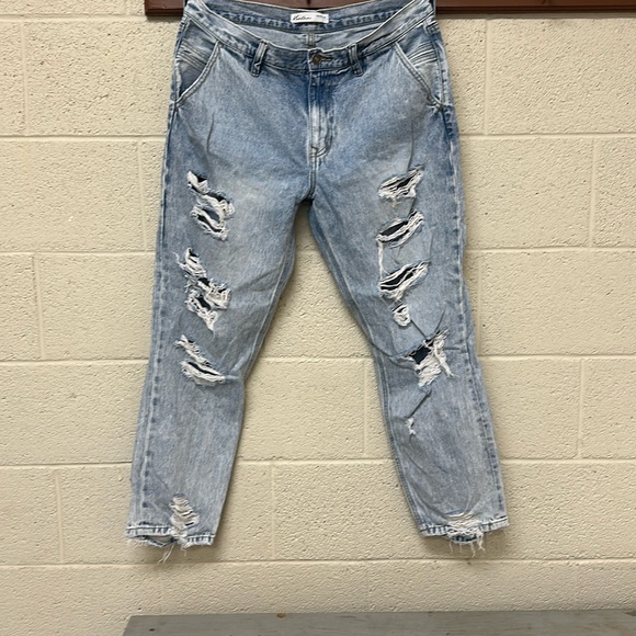 Maurice’s KanCan Distressed Jeans - Picture 1 of 8